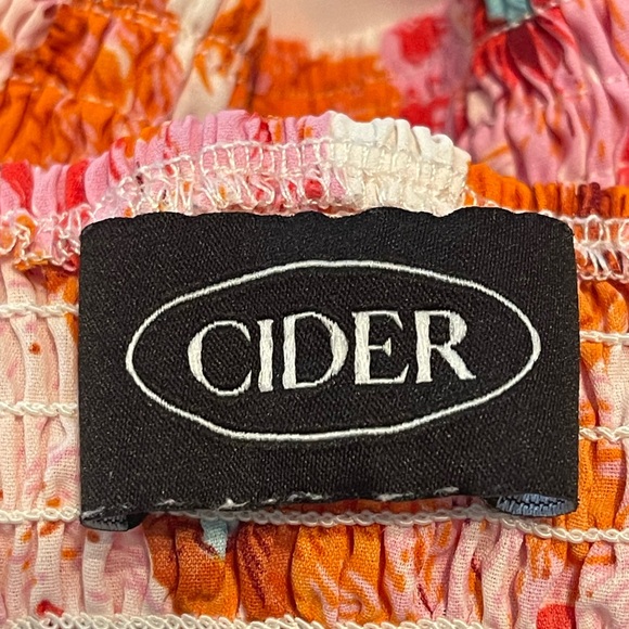 “CIDER” LADIES SUPER CUTE FLORAL CRISS CROSS TOP WITH ADJUSTABLE STRAPS, SIZE M - Picture 4 of 4